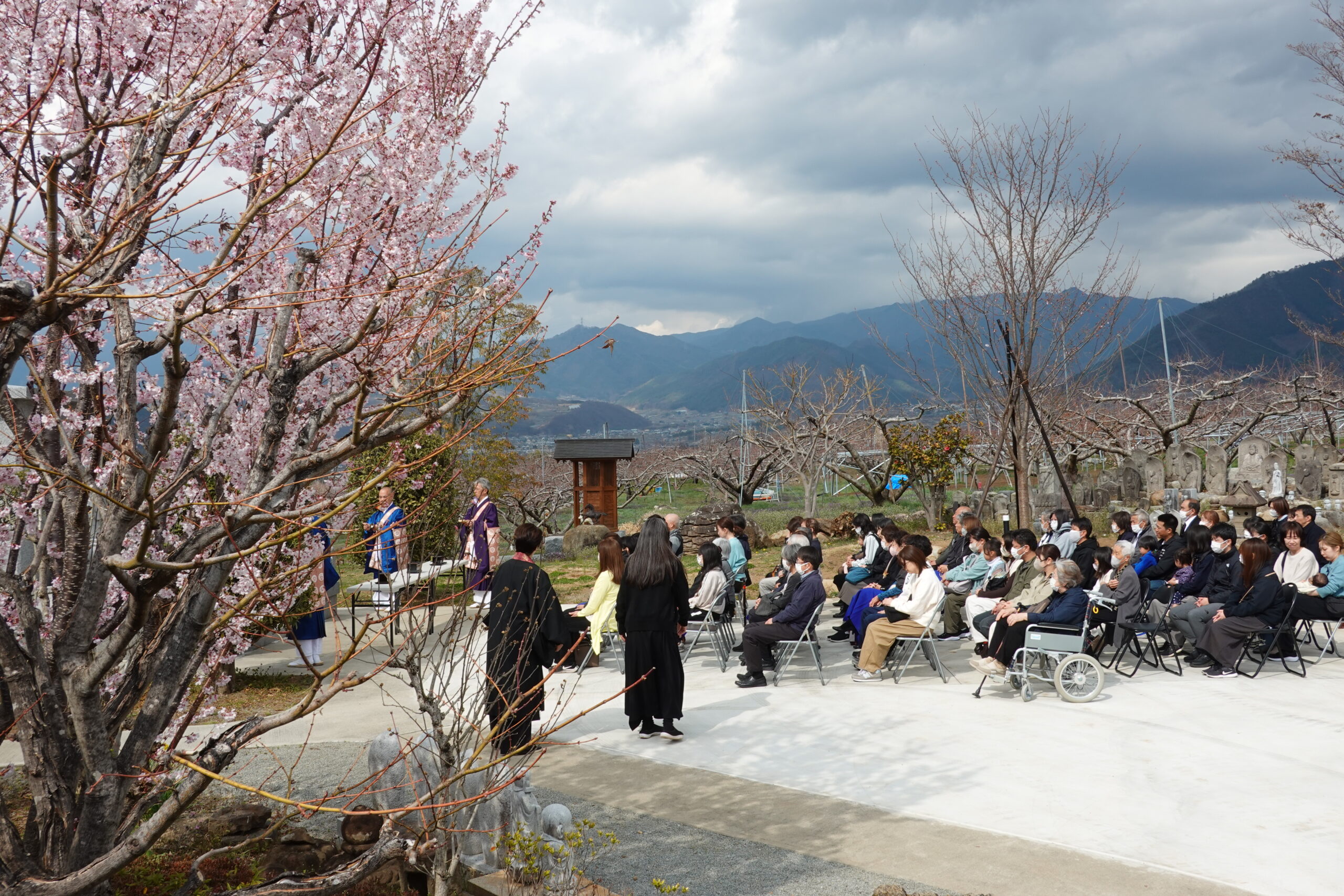 春季彼岸会法要の様子