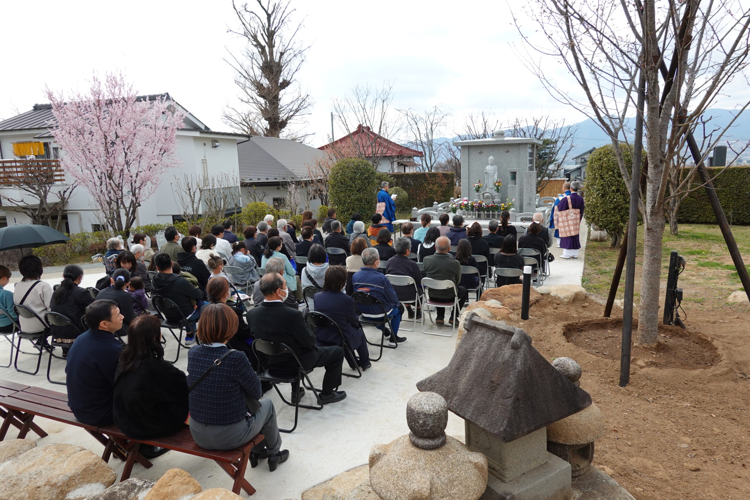 春季彼岸会法要の様子